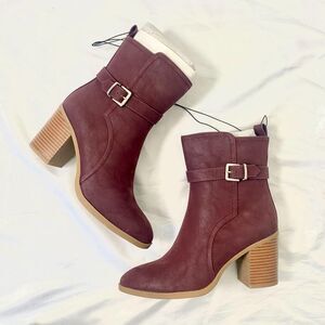 Mia NWOT Retro Boho Buckle Burgundy Berry Faux Leather High Heel Boots US 9